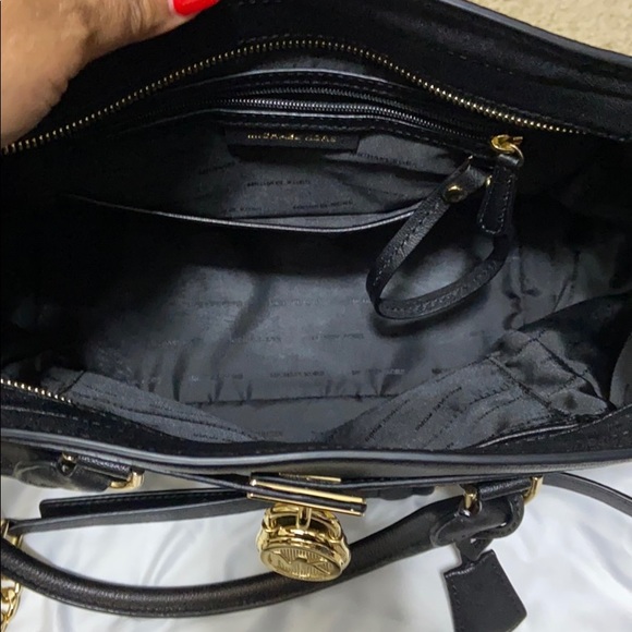 Large Michael Kors Purse - Picture 5 of 11